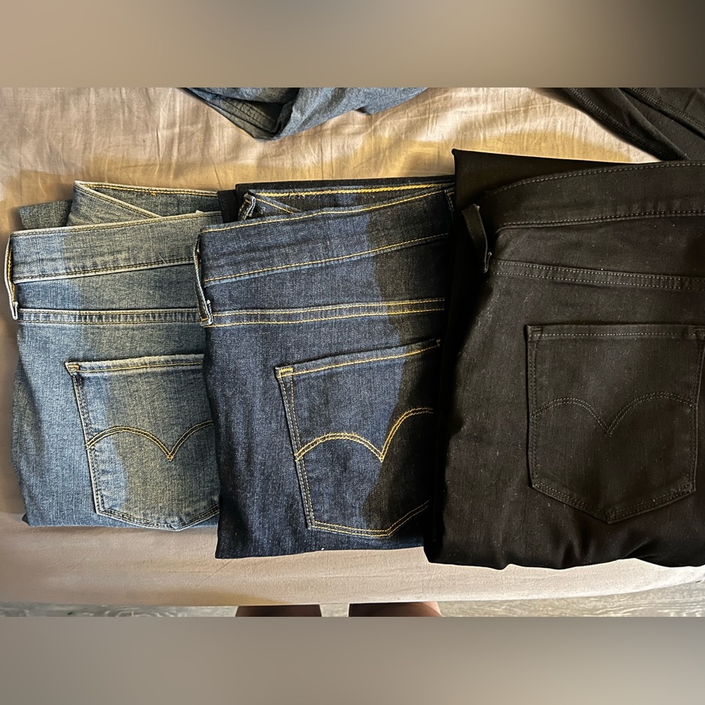 Levi’s $25 each. Sizes 33 & 34. Old navy jeans $15 sizes 18 to 12